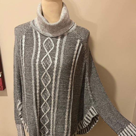 Anthropologie Yoon Boho Knit Poncho Cape Sweater, size XS/S - Picture 5 of 9